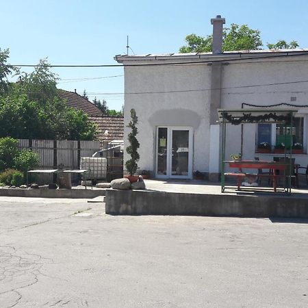 Apartman Yvet Sucany Exterior photo