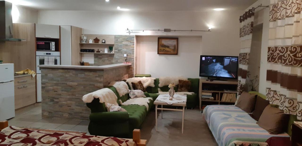 Apartman Yvet Sucany Exterior photo