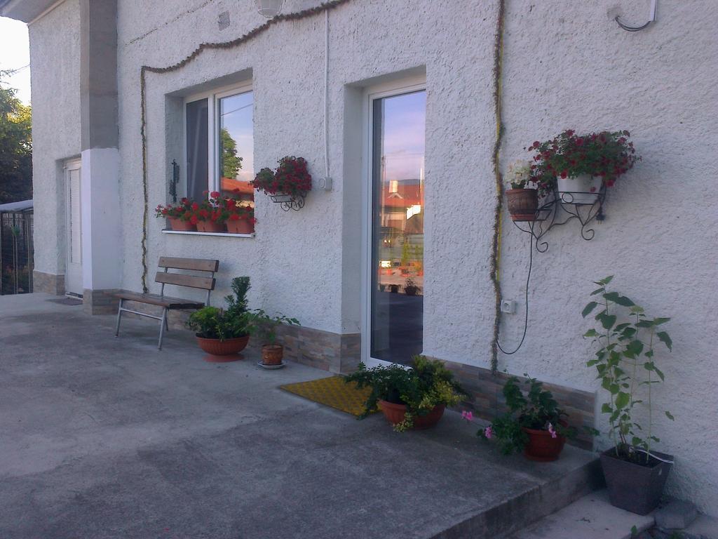 Apartman Yvet Sucany Exterior photo