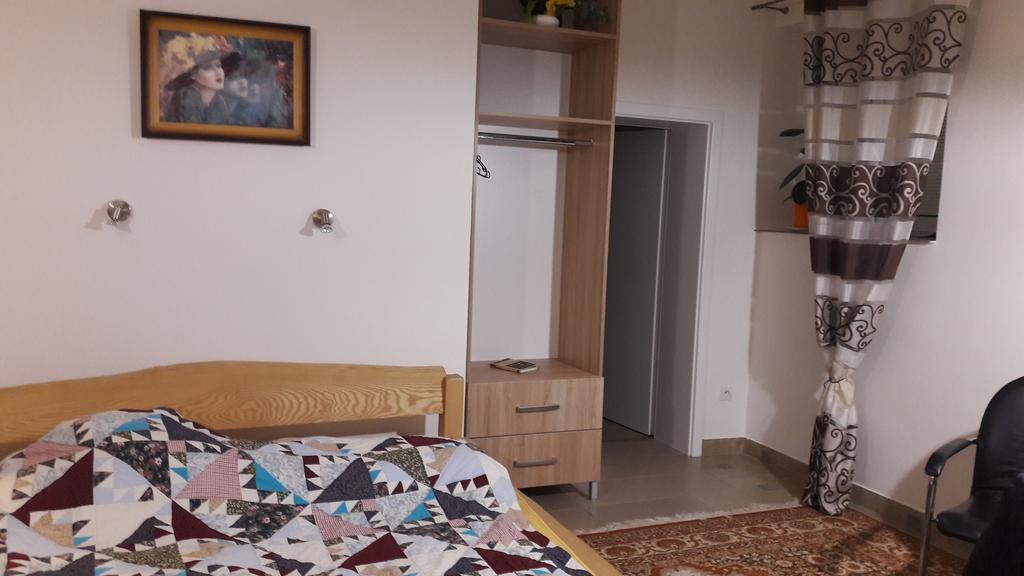Apartman Yvet Sucany Exterior photo