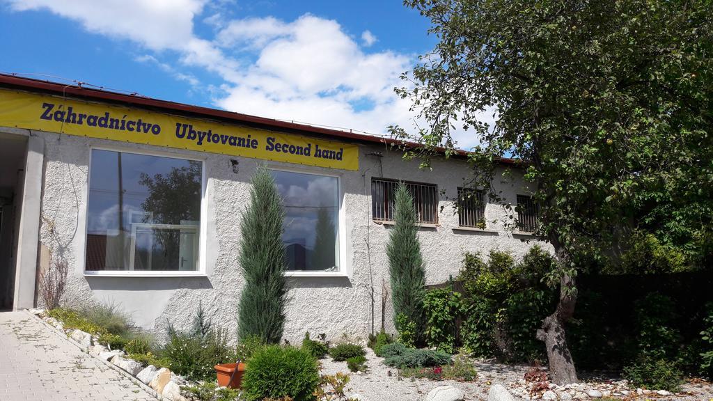 Apartman Yvet Sucany Exterior photo