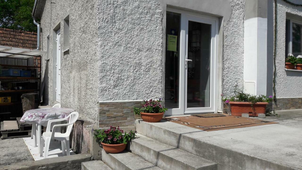 Apartman Yvet Sucany Exterior photo