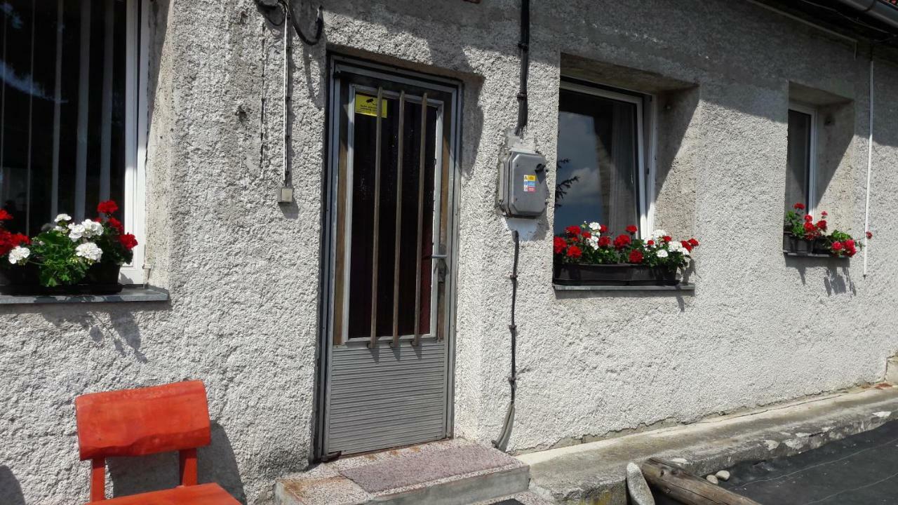 Apartman Yvet Sucany Exterior photo