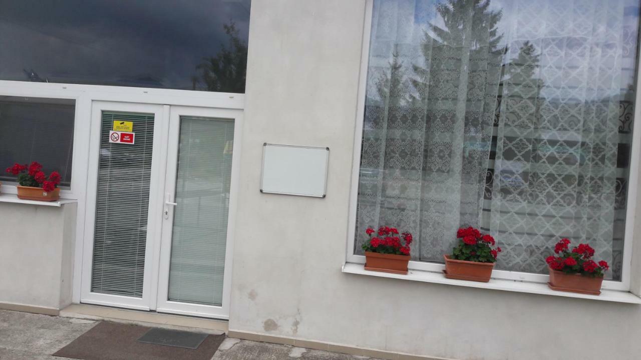 Apartman Yvet Sucany Exterior photo